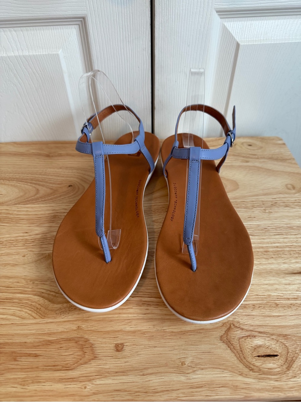 Fitflop Tia Gold T-Strap Thong Toe Sandal